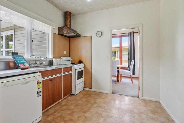 Photo of property in 10 Vectis Road, Hillcrest, Hamilton, 3216