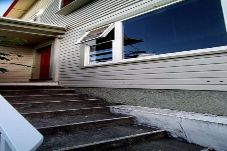 Photo of property in 112 Grafton Road, Roseneath, Wellington, 6011