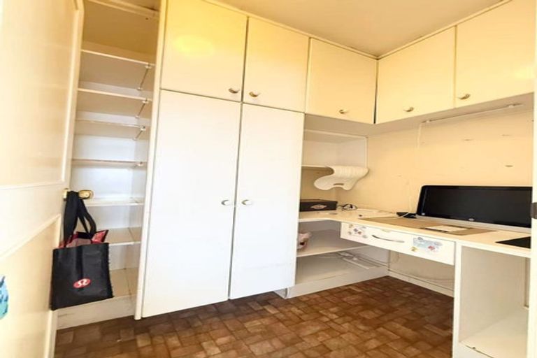 Photo of property in 18 Marvon Downs Avenue, Pakuranga Heights, Auckland, 2010