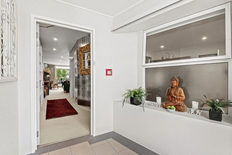 Photo of property in 1/2a Queens Parade, Devonport, Auckland, 0624