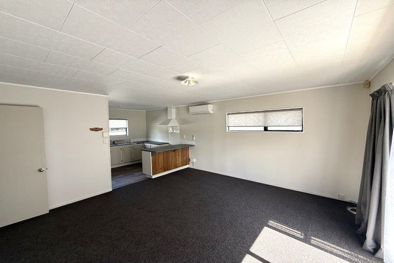 Photo of property in 1/18 Waiari Road, Conifer Grove, Takanini, 2112