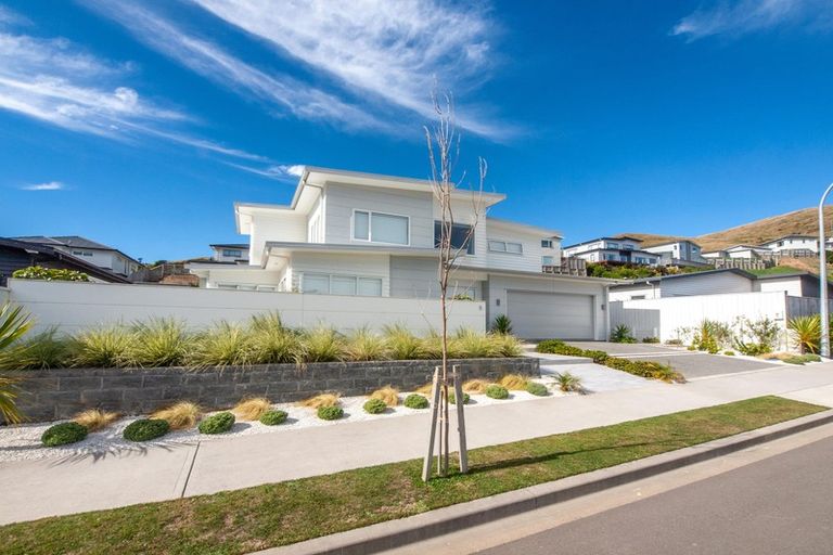 Photo of property in 5 Farnworth Terrace, Churton Park, Wellington, 6037