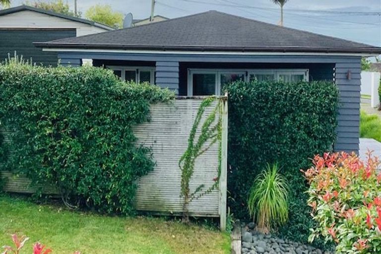 Photo of property in 43 Churchill Road, Cockle Bay, Auckland, 2014