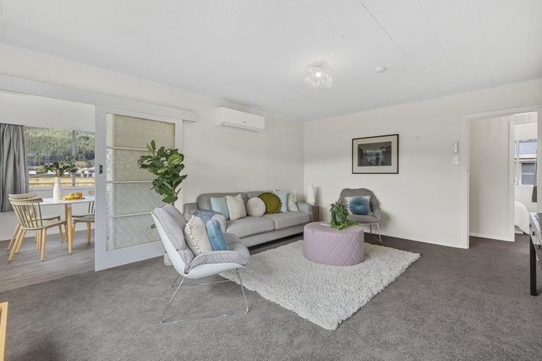 Photo of property in 242 Wellington Road, Wainuiomata, Lower Hutt, 5014