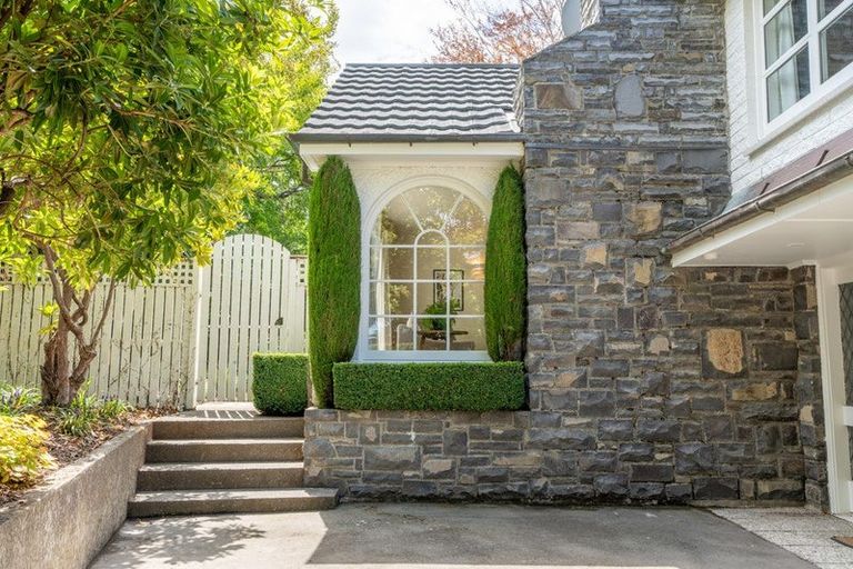 Photo of property in 8 Tuirau Place, Ilam, Christchurch, 8041