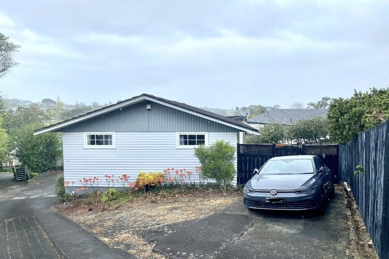 Photo of property in 1/5 Erica Road, Sunnynook, Auckland, 0620