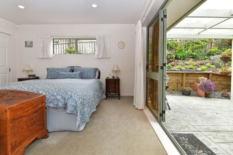 Photo of property in 138 Lakeside Drive, Orewa, 0931