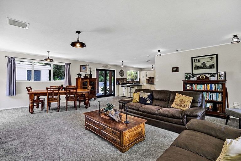 Photo of property in 9e Kereru Place, Upper Vogeltown, New Plymouth, 4310