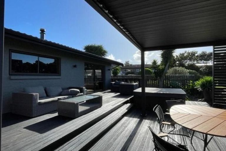 Photo of property in 33a Fitzroy Road, Fitzroy, New Plymouth, 4312