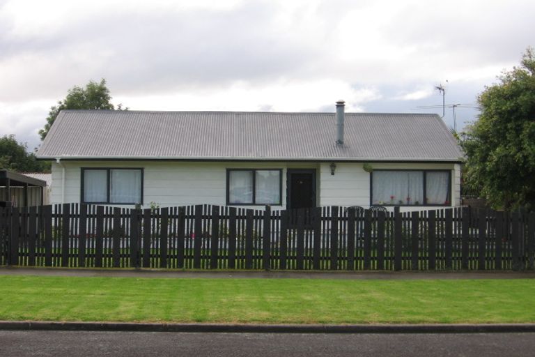 Photo of property in 2/1 Bledisloe Street, Papatoetoe, Auckland, 2104