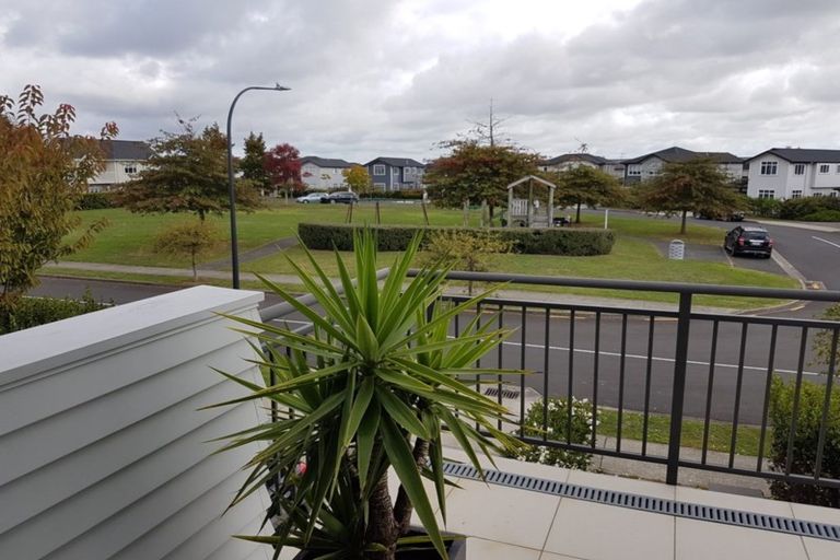 Photo of property in 14 Trecarne Street, Karaka, Papakura, 2113