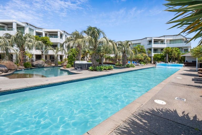 Photo of property in 204/136 Marine Parade, Mount Maunganui, 3116