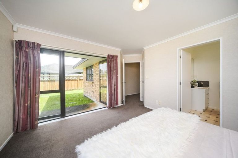 Photo of property in 9 Alpine Grove, Kelvin Grove, Palmerston North, 4414