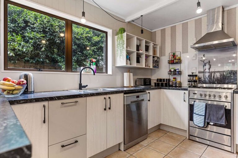 Photo of property in 76 Iles Road, Lynmore, Rotorua, 3010