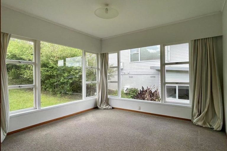 Photo of property in 52 Newhaven Terrace, Mairangi Bay, Auckland, 0630