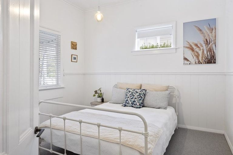 Photo of property in 251a Courtenay Street, Strandon, New Plymouth, 4312