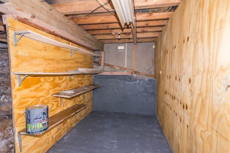 Photo of property in 11 Wirihana Road, Titirangi, Auckland, 0604