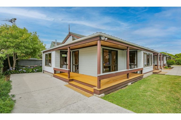 Photo of property in 2/238 Estuary Road, South New Brighton, Christchurch, 8062