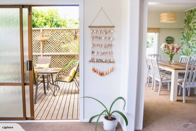 Photo of property in 33 Scott Road, Stanmore Bay, Whangaparaoa, 0932