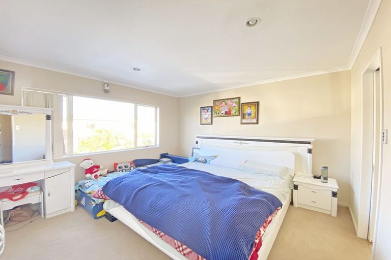 Photo of property in 13 Maypark Crescent, Flat Bush, Auckland, 2016