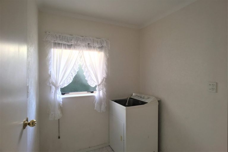 Photo of property in 9 Lorikeet Place, Unsworth Heights, Auckland, 0632