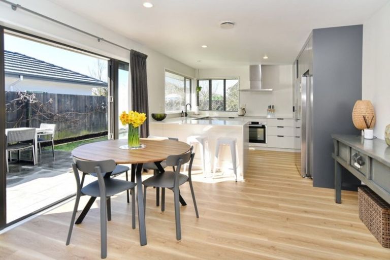Photo of property in 10a Puhara Avenue, Parklands, Christchurch, 8083