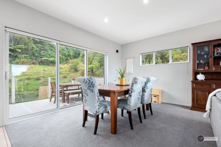 Photo of property in 17 Oceanview Terrace, Tirohanga, Lower Hutt, 5010