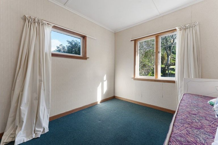 Photo of property in 16 Hursthouse Street, Vogeltown, New Plymouth, 4310