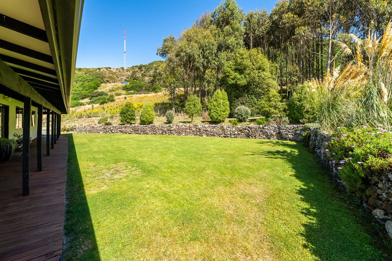 Photo of property in 16 Buskin Road, Highcliff, Dunedin, 9077