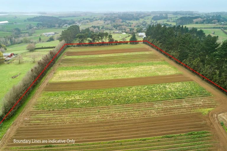 Photo of property in 1120i Waiuku Road, Waiuku, 2681
