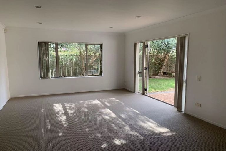 Photo of property in 7 Lissleton Drive, East Tamaki, Auckland, 2013