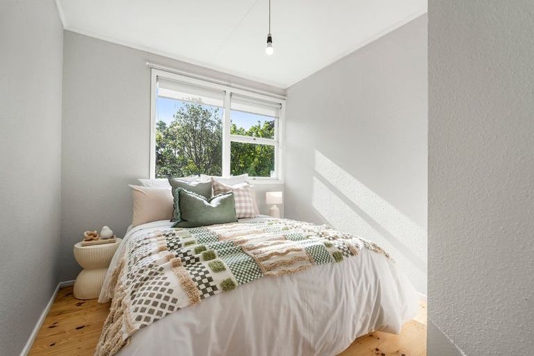 Photo of property in 897 East Coast Road, Northcross, Auckland, 0632
