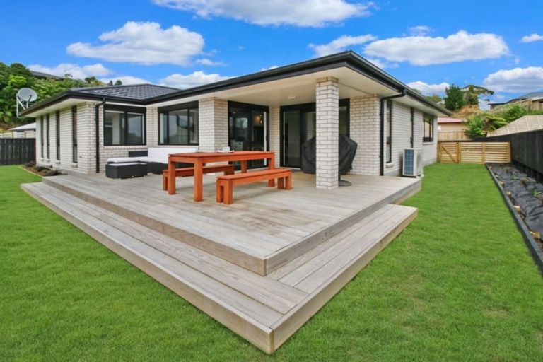 Photo of property in 15 Frederick Place, Whalers Gate, New Plymouth, 4310