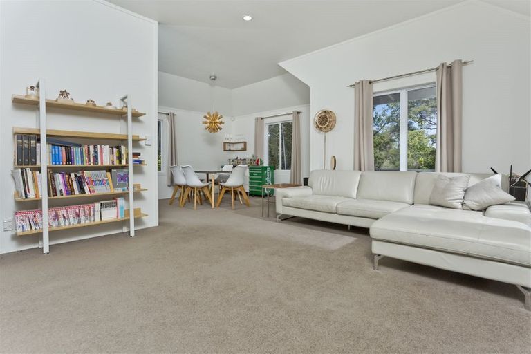 Photo of property in 7e Fernwood Grove, Bayview, Auckland, 0629