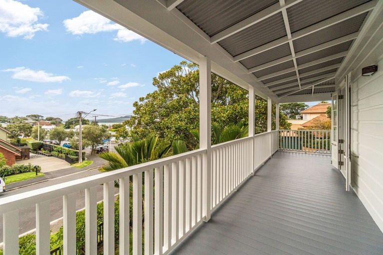 Photo of property in 75 Vauxhall Road, Devonport, Auckland, 0624