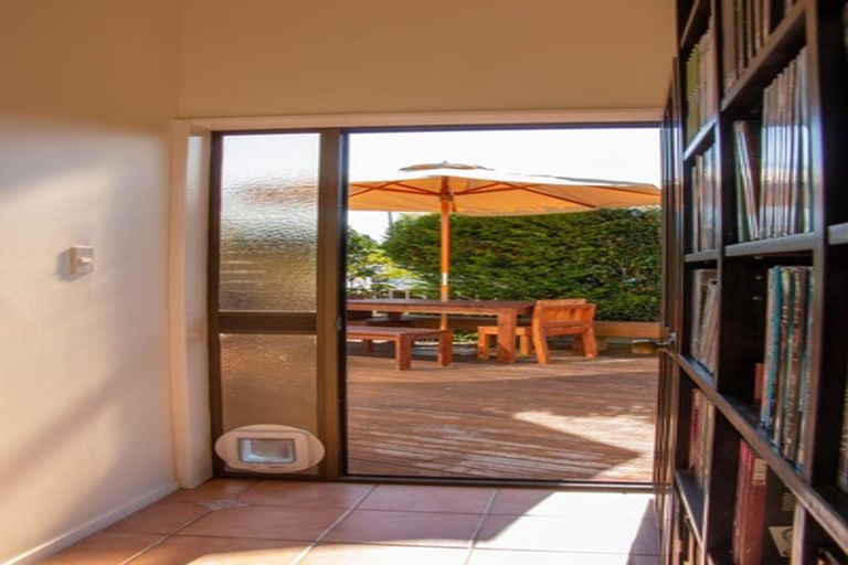 Photo of property in 31 Tiverton Crescent, Whalers Gate, New Plymouth, 4310