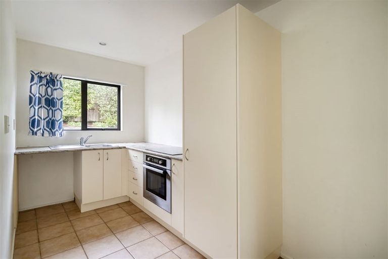 Photo of property in 11/44 Fields Parade, Oteha, Auckland, 0632