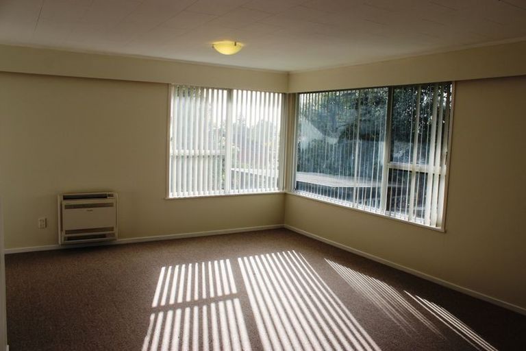 Photo of property in 42 Mack Place, Red Hill, Papakura, 2110