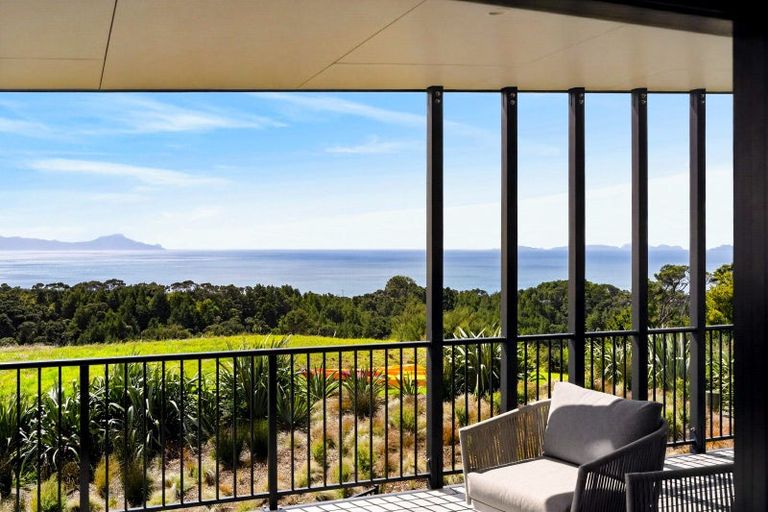 Photo of property in 102 The Ridge, Langs Beach, Waipu, 0582