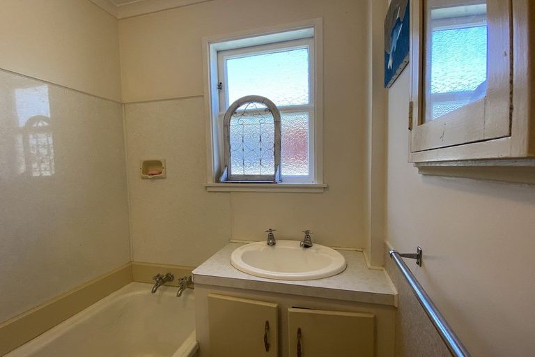 Photo of property in 18a Hutchins Street, Waitara, 4320