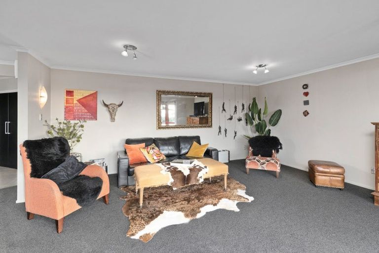 Photo of property in 25 Rogan Street, New Plymouth, 4310