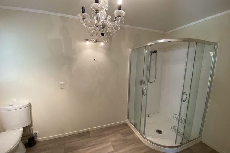 Photo of property in 41 Cron Avenue, Te Atatu South, Auckland, 0610