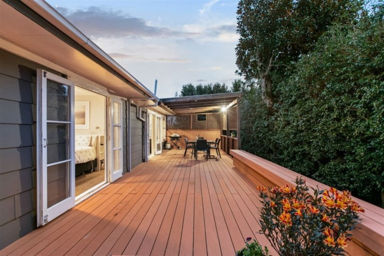 Photo of property in 2/32a Sunnynook Road, Sunnynook, Auckland, 0620