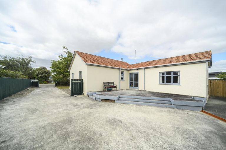 Photo of property in 629 Featherston Street, Roslyn, Palmerston North, 4414