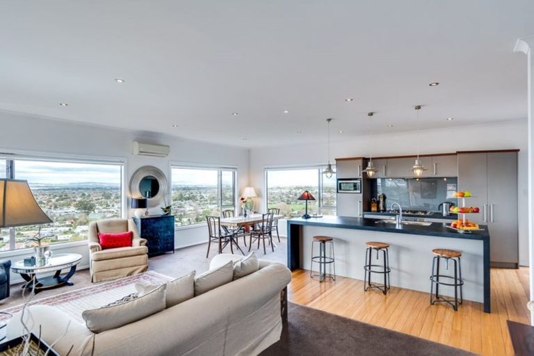 Photo of property in 14 Havelock Road, Hospital Hill, Napier, 4110