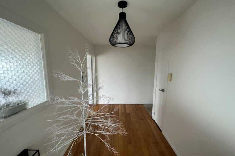 Photo of property in 158 Carlisle Road, Northcross, Auckland, 0632