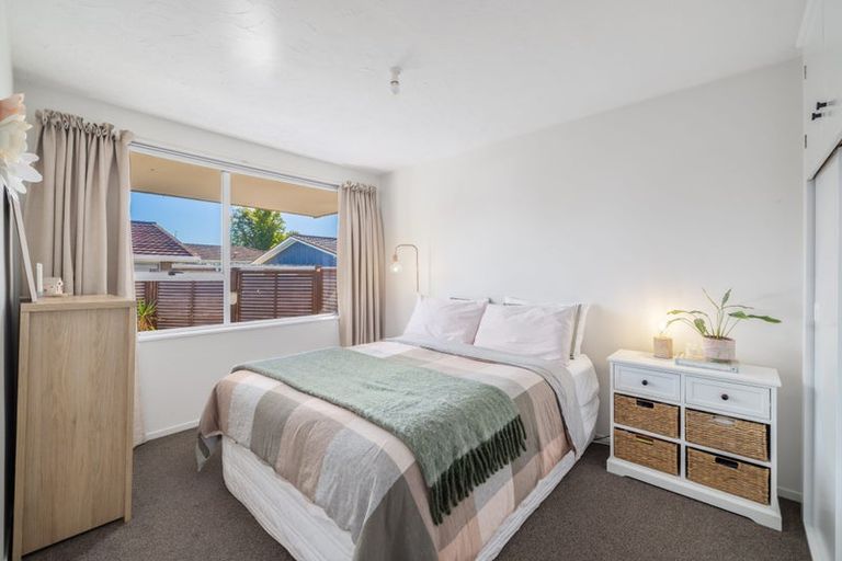 Photo of property in 1/176 Grimseys Road, Redwood, Christchurch, 8051