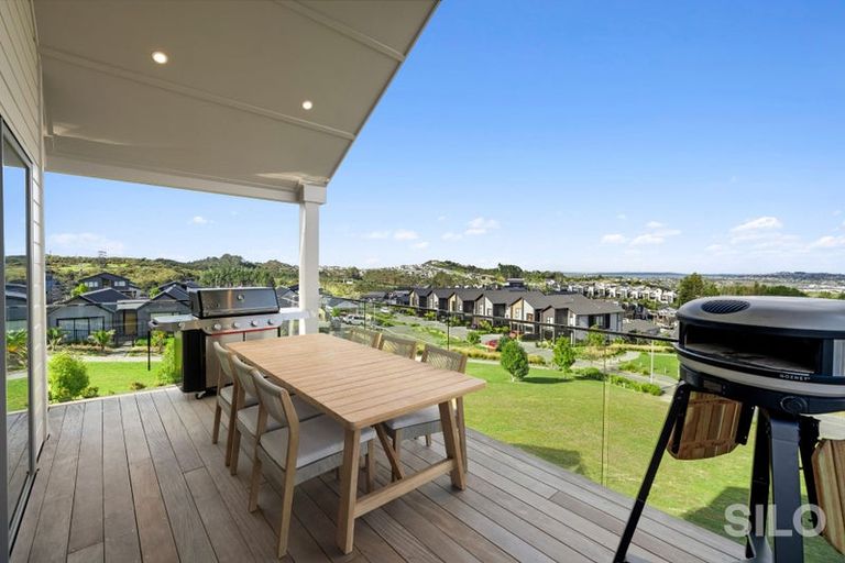 Photo of property in 35 Kikorangi Drive, Wainui, Silverdale, 0992