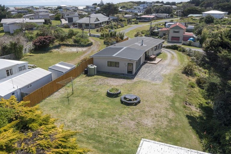 Photo of property in 28 Dewe Terrace, Foxton Beach, Foxton, 4815