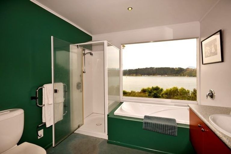 Photo of property in 67 Grafton Road, Roseneath, Wellington, 6011